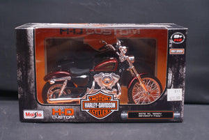 Open image in slideshow, Harley Davidson Models 1:12 Scale
