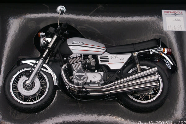 新品】ミニチャンプス 1/12 ベネリ 750Sei 6気筒 (1973)